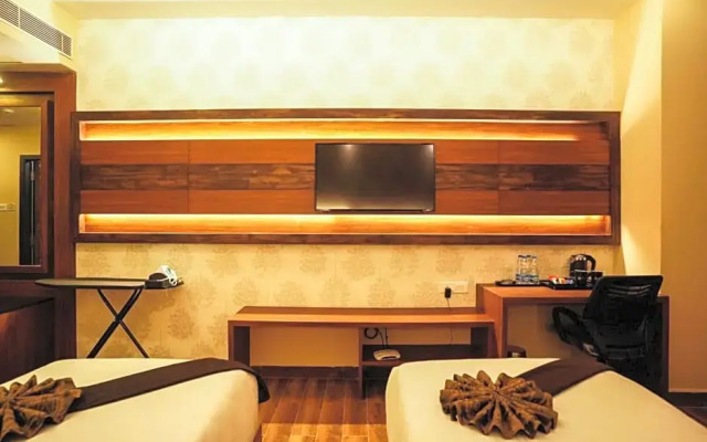 V Five Hotel