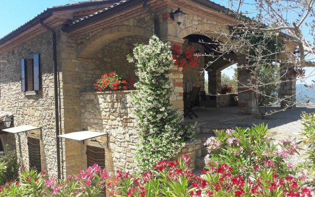House With 2 Bedrooms in Monte Santa Maria Tiberina, With Wonderful Mo