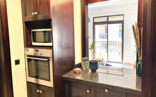 Luxurious 2 bedroom w/terrace Downtown