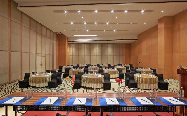 Novotel Kolkata Hotel & Residences Hotel