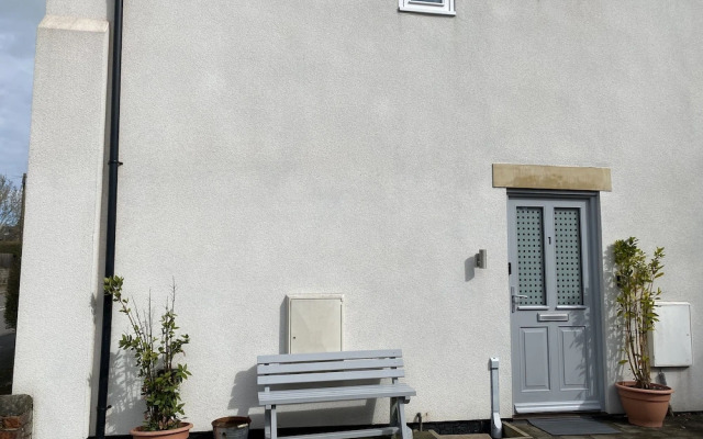 Modern 2-bed House and Parking Tibshelf Derbyshire