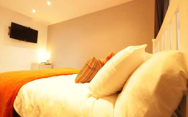 Fantastic 2-bed House in Hull. Garden, Sky tv