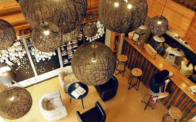 Sanya Onlyblue Art inn