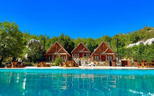Wood Hills Hotel & Resort