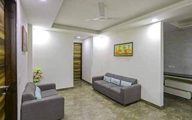 Fabhotel White House Bnb