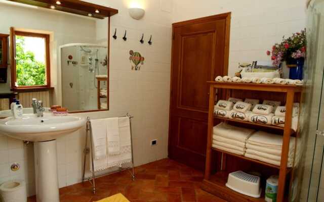 Panoramic Villa in Tuscany Rolling Hill, Well Connected, Everyday new Journey to
