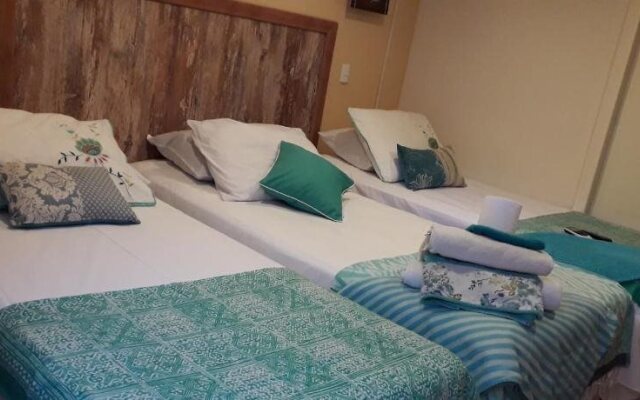 Hostal Rotonda Atenas
