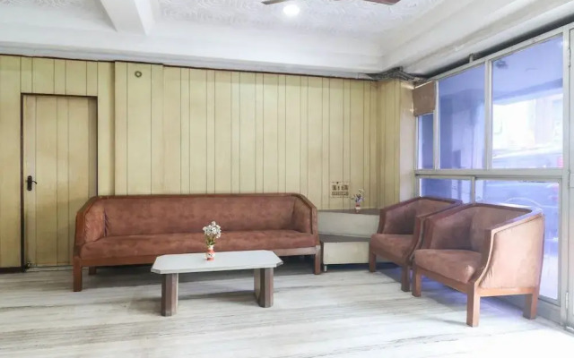 Collection O 47526 G Silver Hotels Mount Road