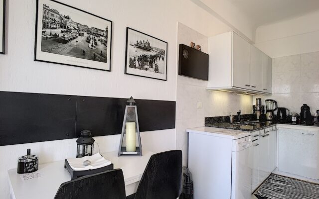 "Notre Dame" by Nestor&Jeeves