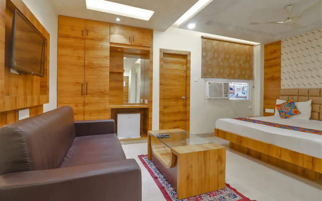 Fabhotel Holiday Grand