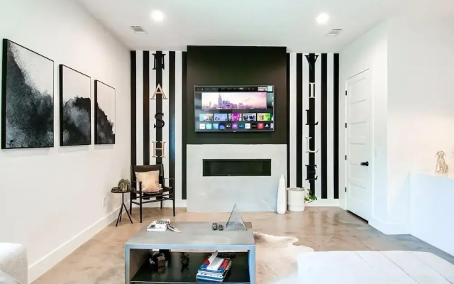 Close to the Gulch - Book Today