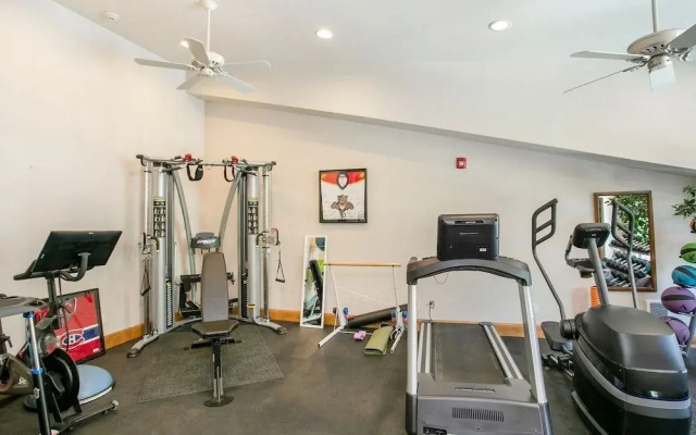 311 Vail International - 2 Br Condo