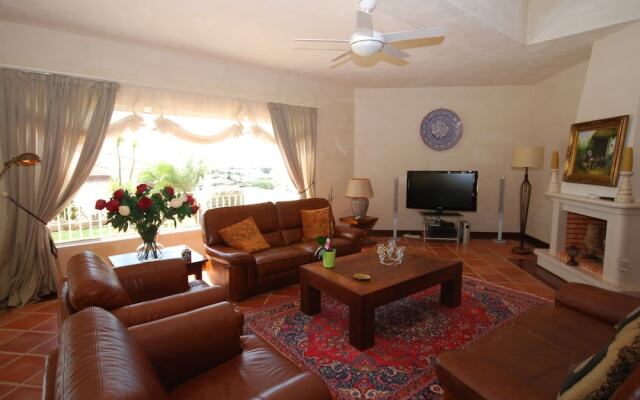 Lavish Villa With Private Swimming Pool