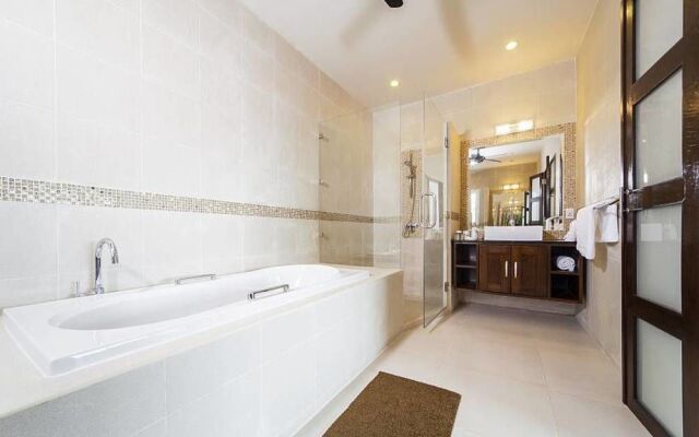Villa Hin Fa 8 Bed Seaviews in Extensive Modern Grandeur
