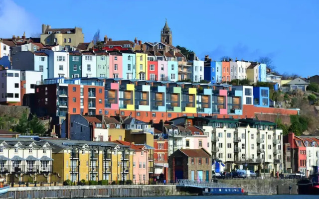 Spacious Studio Apartment