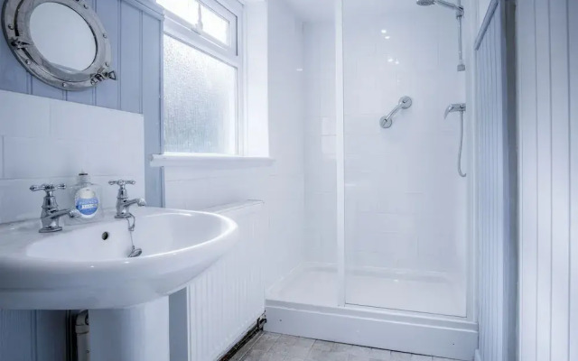 Captains Walk - 4 Bedroom Apartment - Saundersfoot