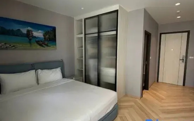 Title Legendary suite pool view E301