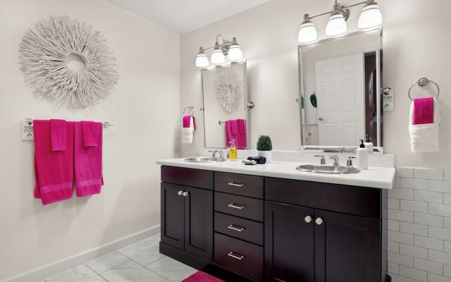 Desert Diva Hideaway - Sleeps 14