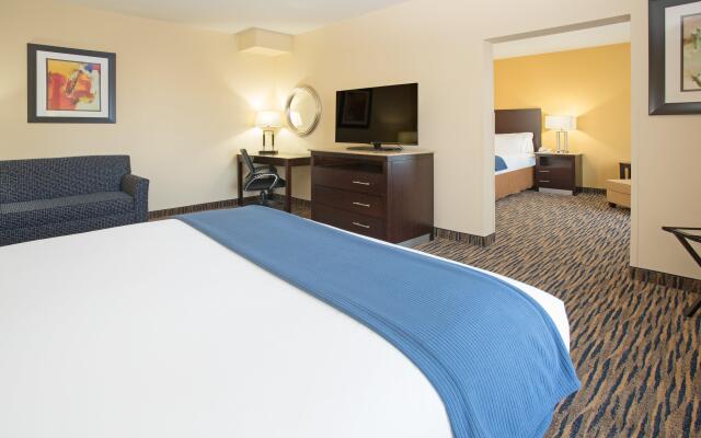 Holiday Inn Express Hotel & Suites Denver North - Thornton, an IHG Hotel