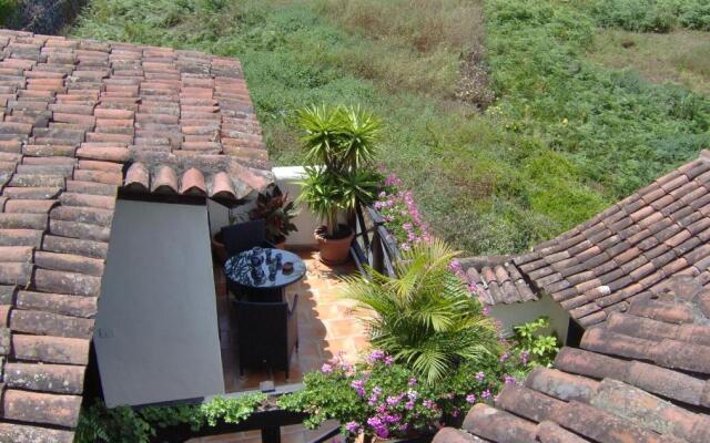 Rustic Holiday Home With Balcony and sea View
