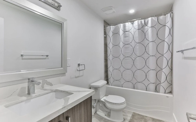 QuickStay - Classy 5brm House in Vaughan