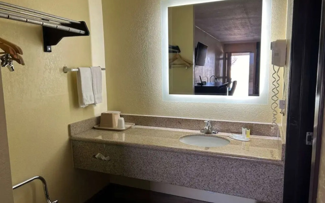 Days Inn By Wyndham Holbrook