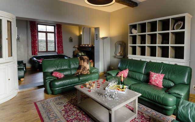 Charming Holiday Home for Families With Fireplace Located Near Dinant - фото 4