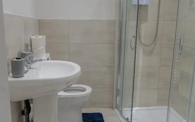 2br-sleeps5-citycentre-ws98