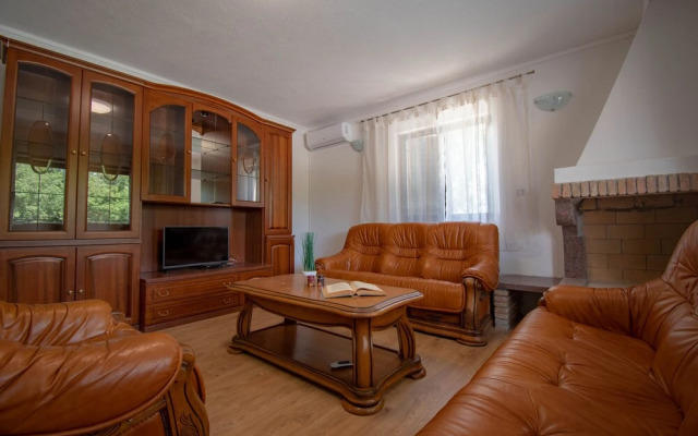 Family apartments in Šušnjići