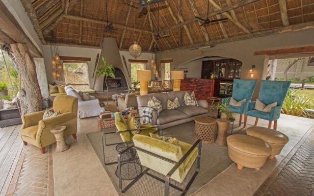 Thornybush Simbambili Lodge