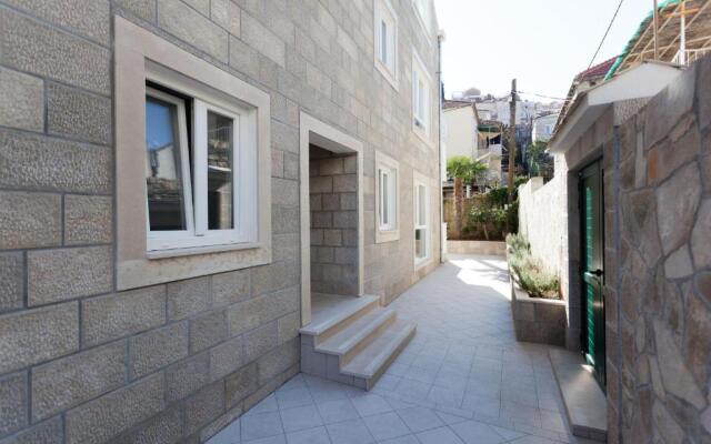 Hedera Estate, Hedera A52