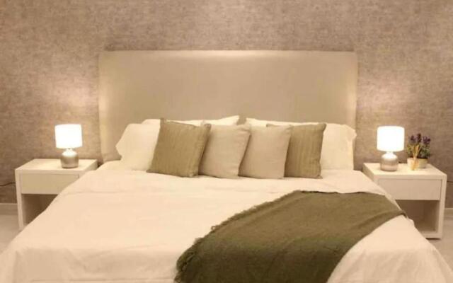 Luxury apartment prime location