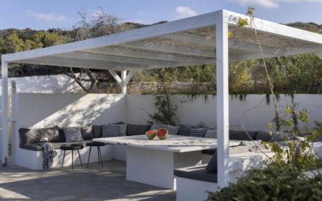 Villa Alkyoni · Beautiful 8-Person Family Villa with Great Views