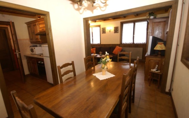 Comfortable Holiday Home with Fenced Garden in Natzwiller