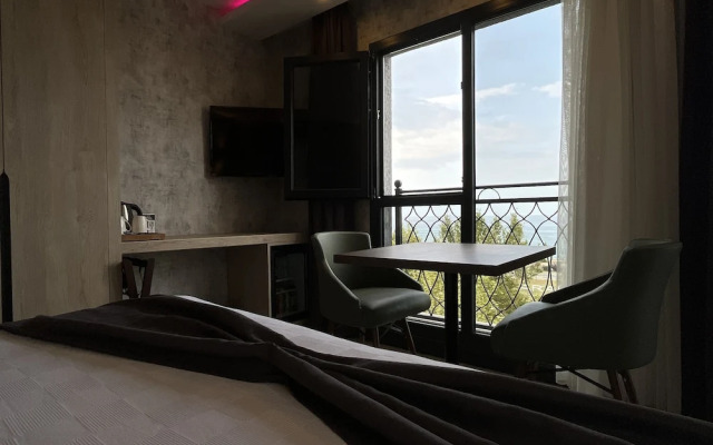 Avni Bey Otel