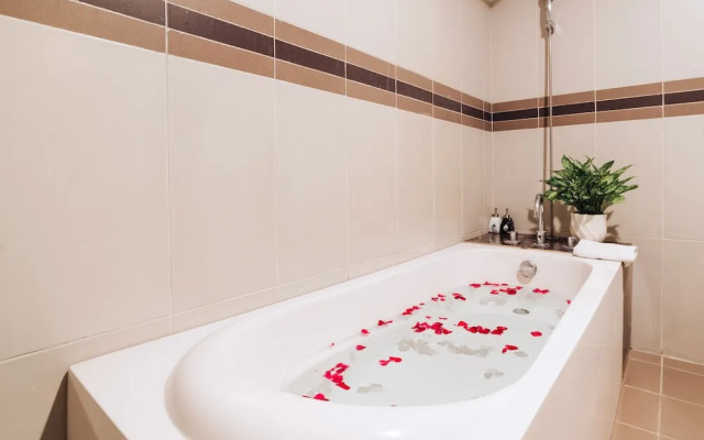 White Palace Thai Binh Hotel 1