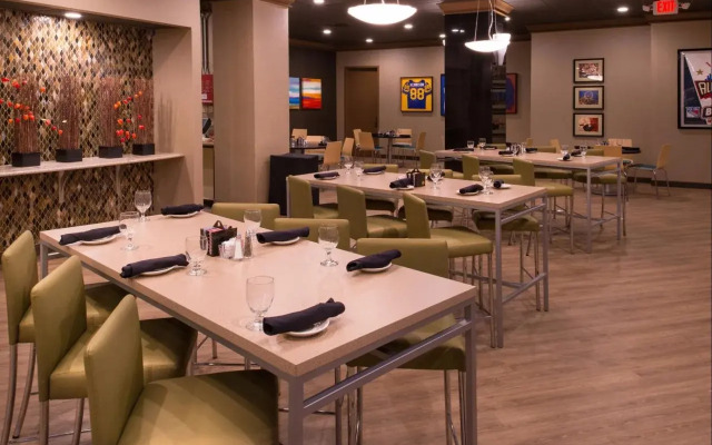 Отель The Arch Convention Hotel