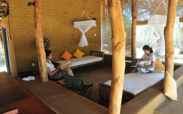 Back of Beyond - Safari Lodge Yala