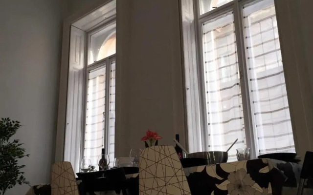 Kodaly Art Apartment