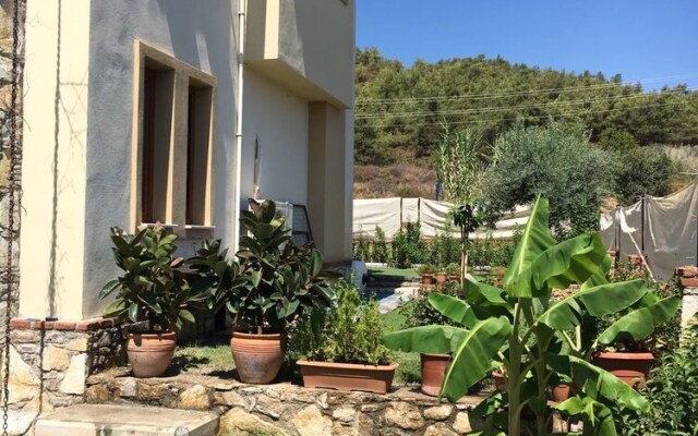 Villa B Calis Beach
