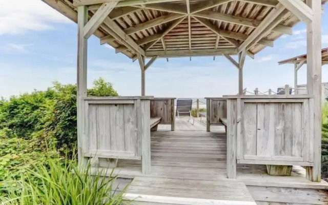 1129 Beach Walker