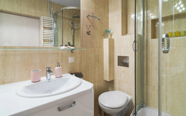 Royal Garden Apartment