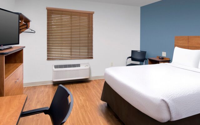 Extended Stay America Select Suites - Cleveland - Airport