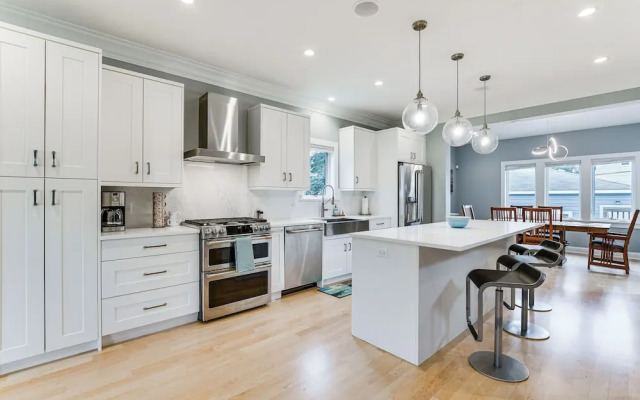 Game Room, Deck & Yard: Chicago Home