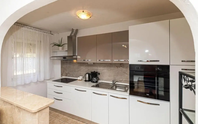 Stunning Apartment in Solin With Wifi and 2 Bedrooms