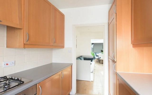 The Harrods Mews Modern 4Bdr Mews Home With Terrace