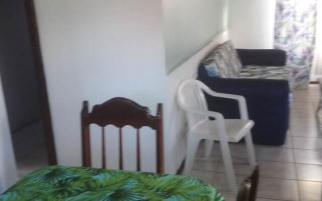 Tropical Breeze Guesthouse and Furnished Apartments