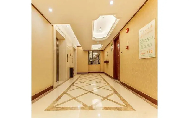 Vienna Hotel ( Shenzhen Fuyong Bridge Branch)