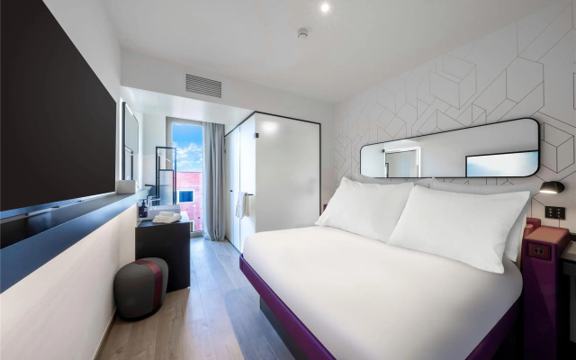 YOTEL Geneva Lake – Guest Rooms – Founex