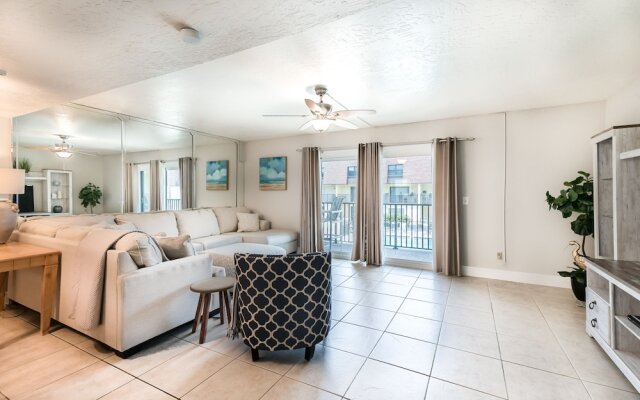 Cocoa Beach Club by Happy Palm Stays